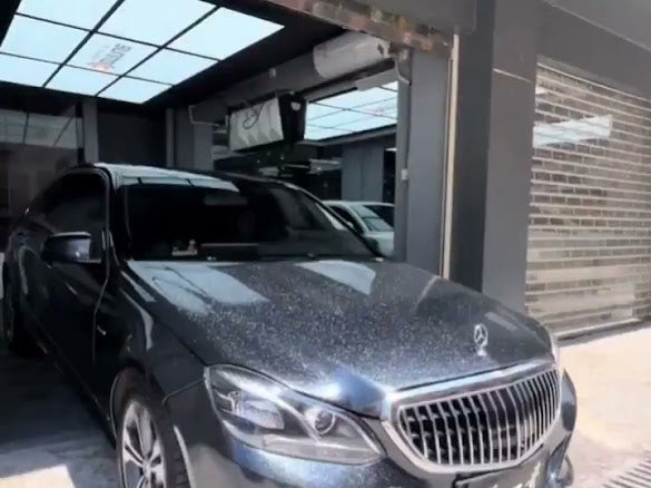 Gloss Pearl Black