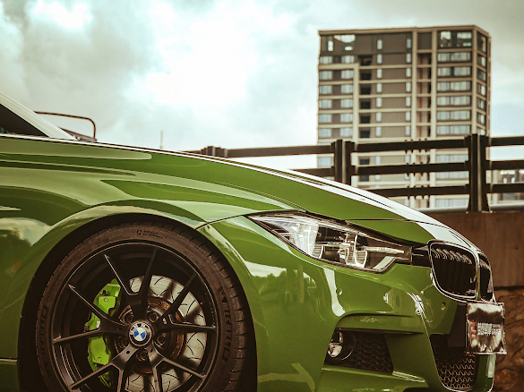 Gloss Crystal Racing Green