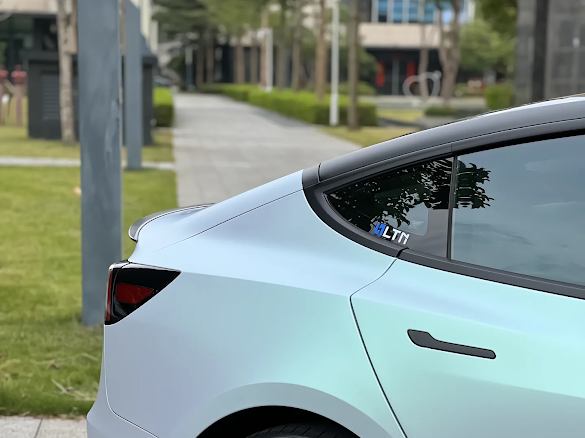 Matte Light Blue / Green Pearlescent